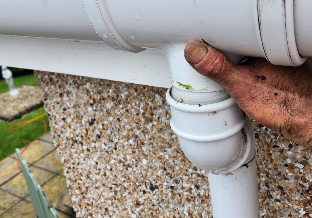 gutter unblocking company